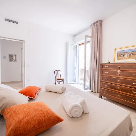 Sguardo A Ponente - By Enjoypuglia Conversano